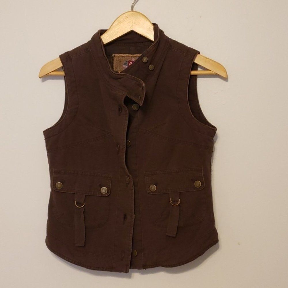 Bb Dakota vest